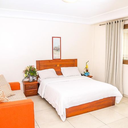 Manhantan Living Bonaberi Exterior photo