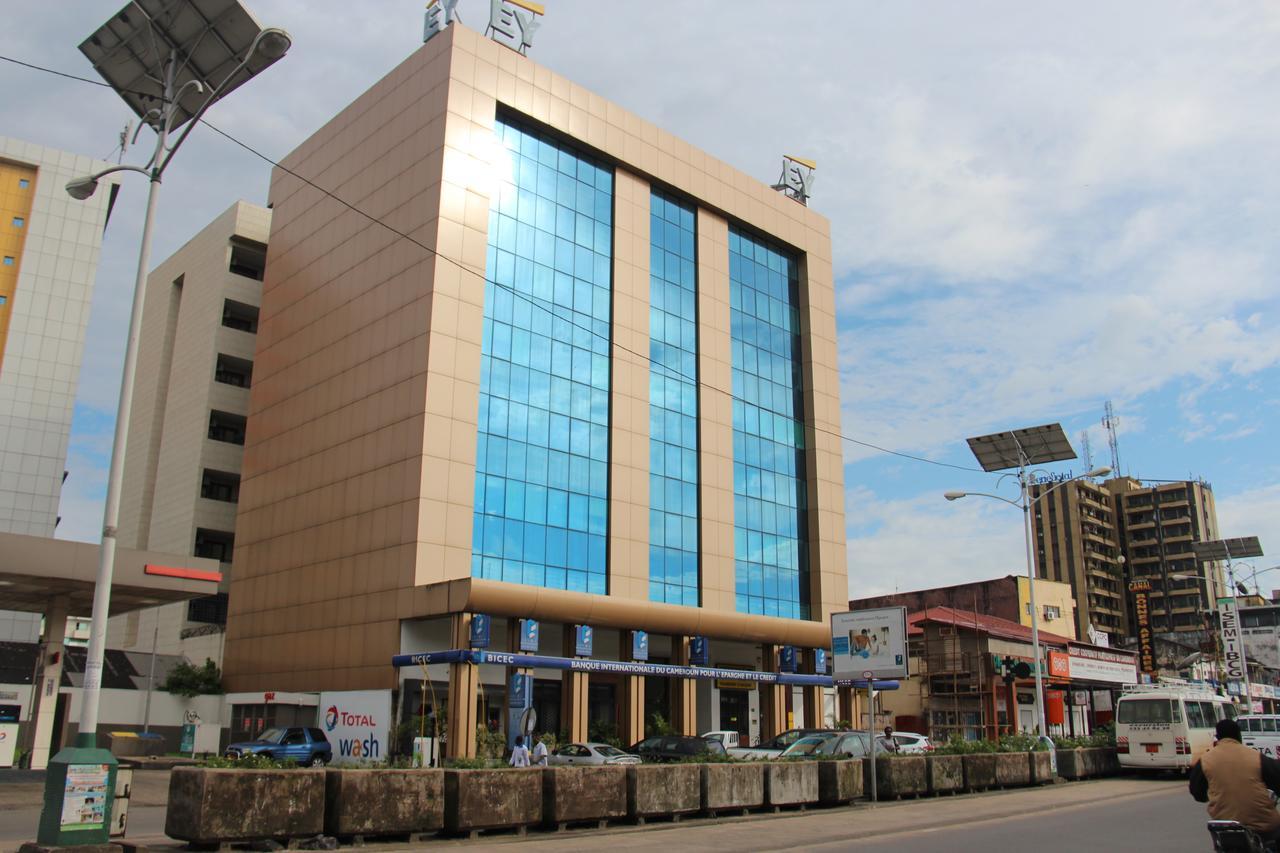 Manhantan Living Bonaberi Exterior photo