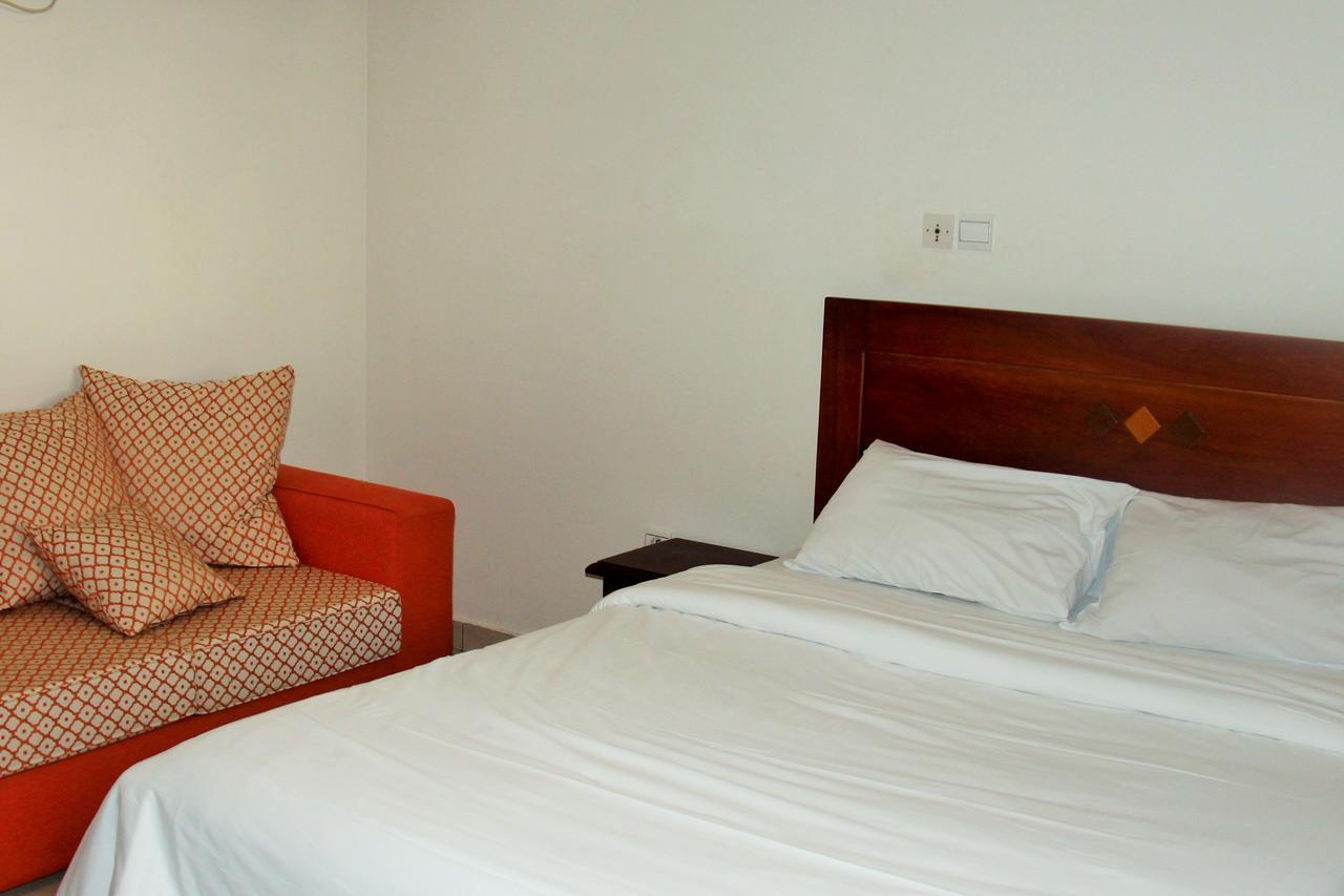 Manhantan Living Bonaberi Exterior photo
