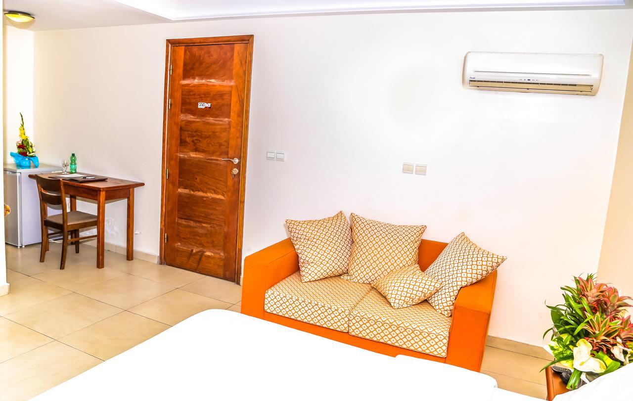 Manhantan Living Bonaberi Exterior photo