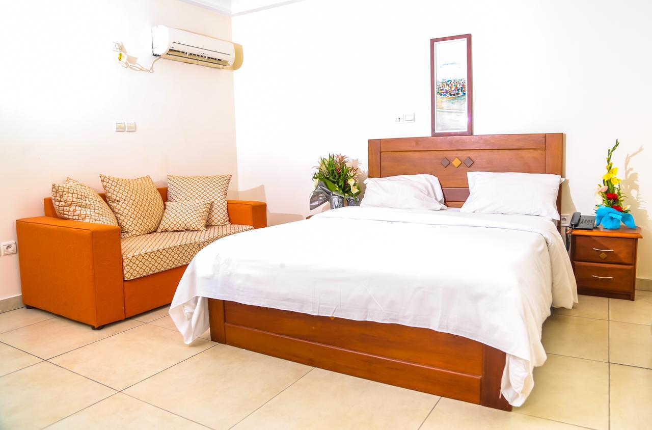 Manhantan Living Bonaberi Exterior photo